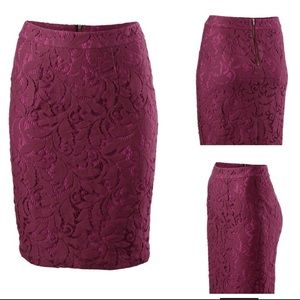 Cabi Lace Floric Berry Lace Pencil Skirt  size 6